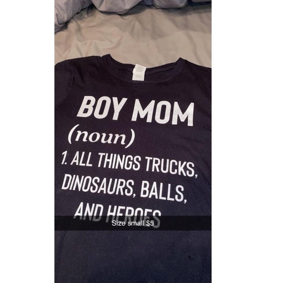 Size small boy mom T-shirt - Picture 2 of 2